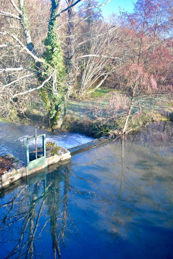 Moulin Sous La Vergne Nanteuil-en-Vallée Exterior foto